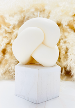 Load image into Gallery viewer, Bohemian Knot shape candle