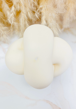 Load image into Gallery viewer, Bohemian Knot shape candle