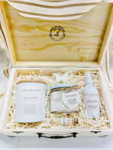 Load image into Gallery viewer, WOODEN GIFT BOX
